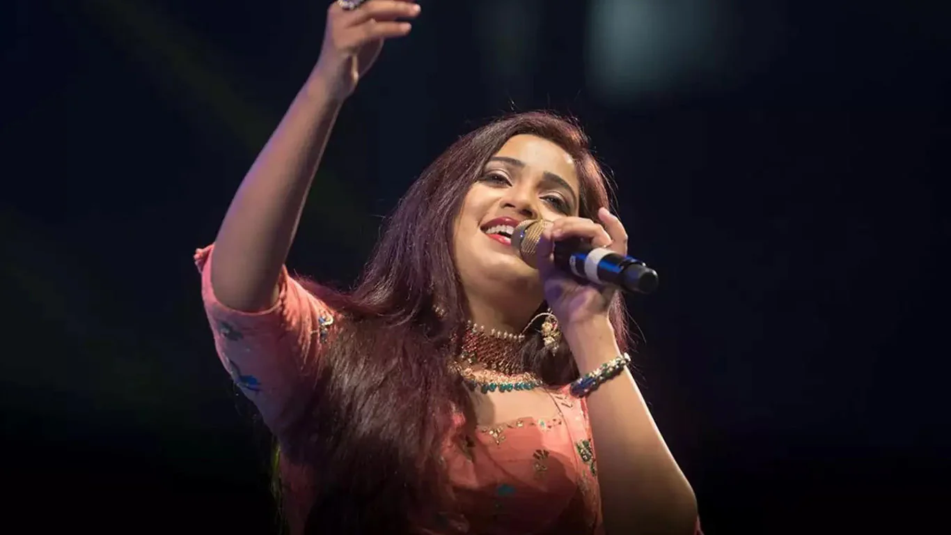 Shreya Ghoshal Biography: Life Story, Career, Family, Songs & Achievements